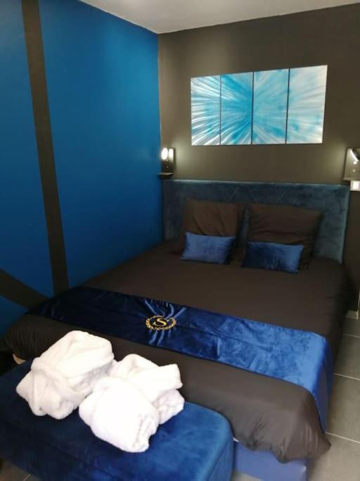 Appartement Avec Sauna Et Balneo Privatifs -Troyes Centre Exterior foto
