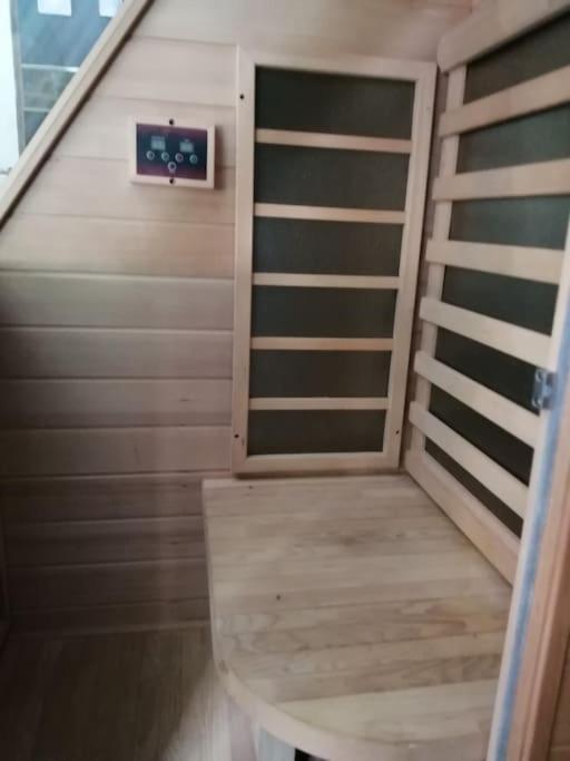 Appartement Avec Sauna Et Balneo Privatifs -Troyes Centre Exterior foto